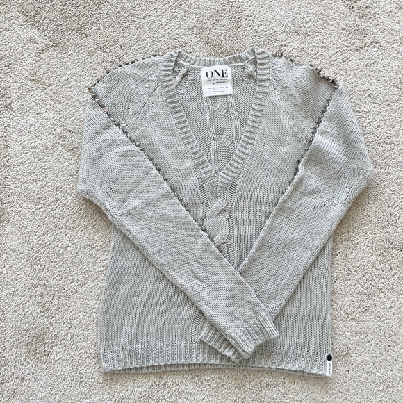 One by one teaspoon spiked sweater xs - Picture 2 of 6